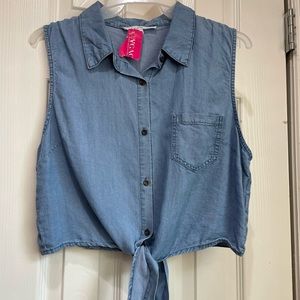 It giving hot girl summer! You can combine it with your favorite pair of jeans!